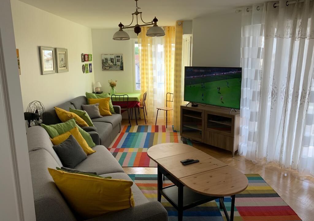 Photo of Livingroom in Suresnes