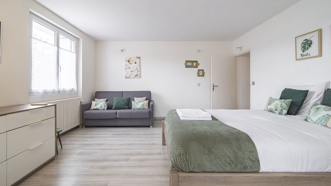 Photo of Bedroom in Quincy-Voisins