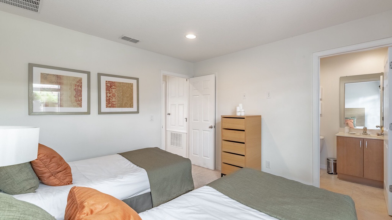 Photo of Bedroom in Sunset Lakes