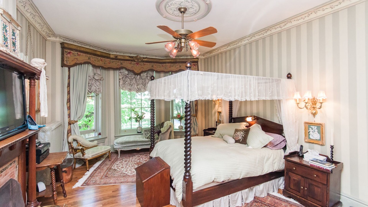 Photo of Bedroom in Lytton Park