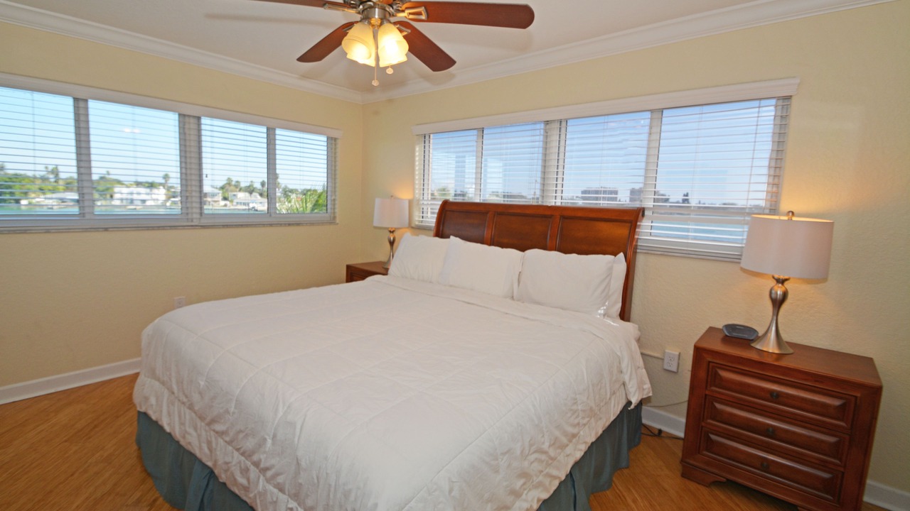 Photo of Bedroom in Treasure Island