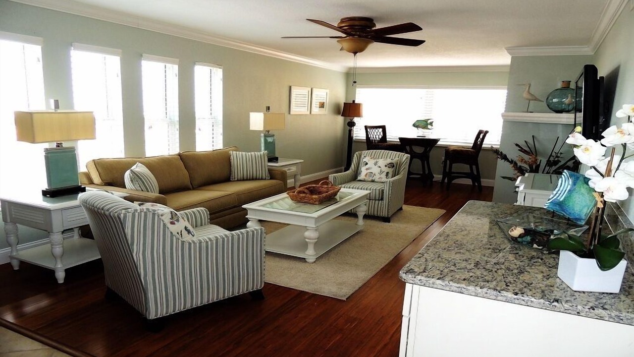 Photo of Livingroom in Treasure Island