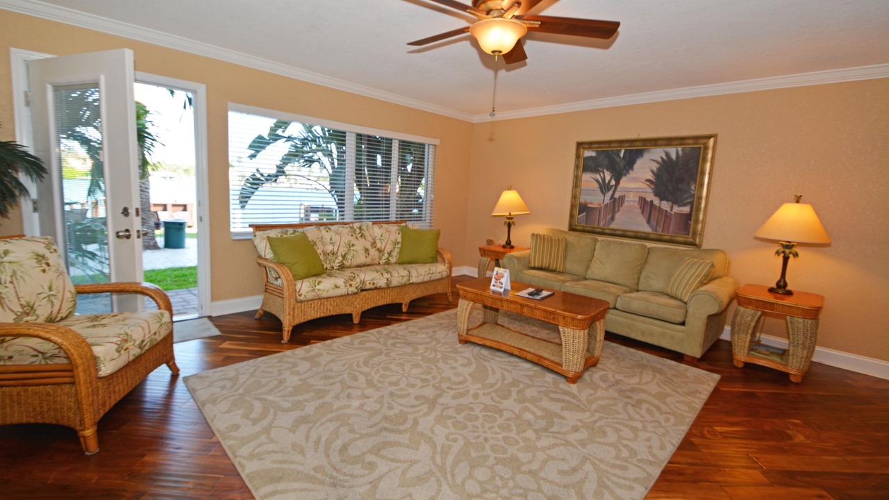 Photo of Livingroom in Treasure Island