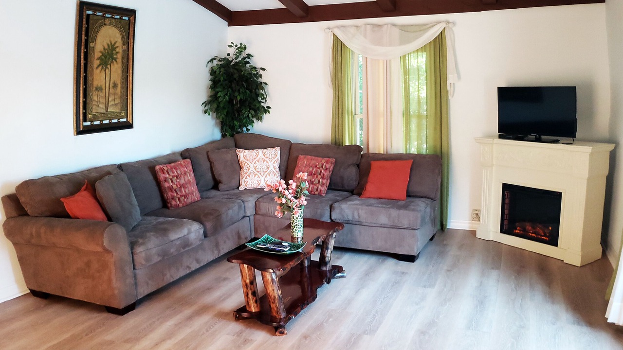 Photo of Livingroom in North Forest Hills