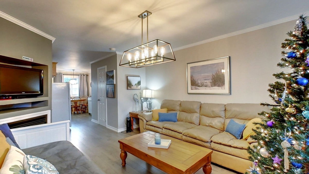 Photo of Livingroom in Wasaga Beach