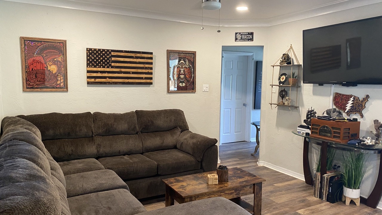 Photo of Livingroom in Disston Heights