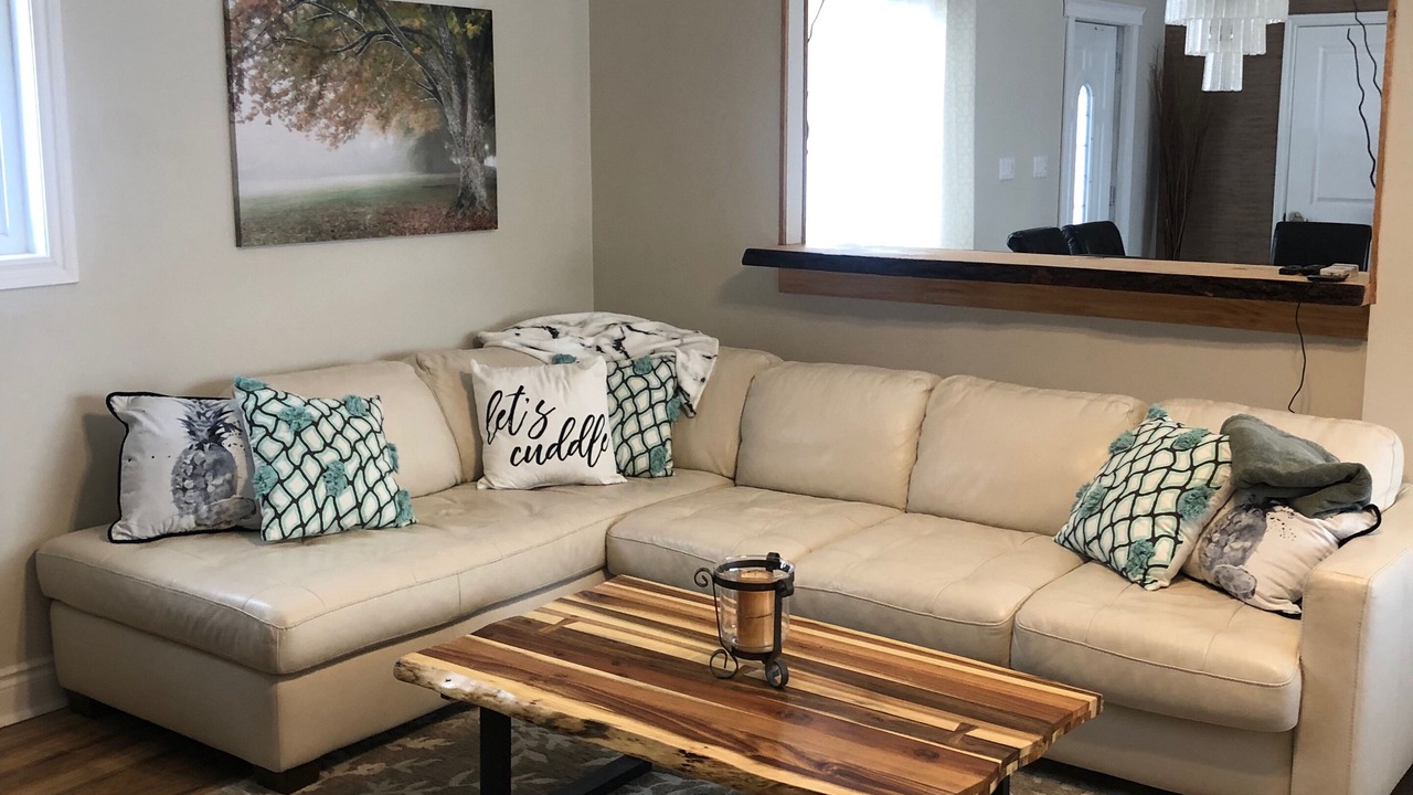 Photo of Livingroom in Campbellford