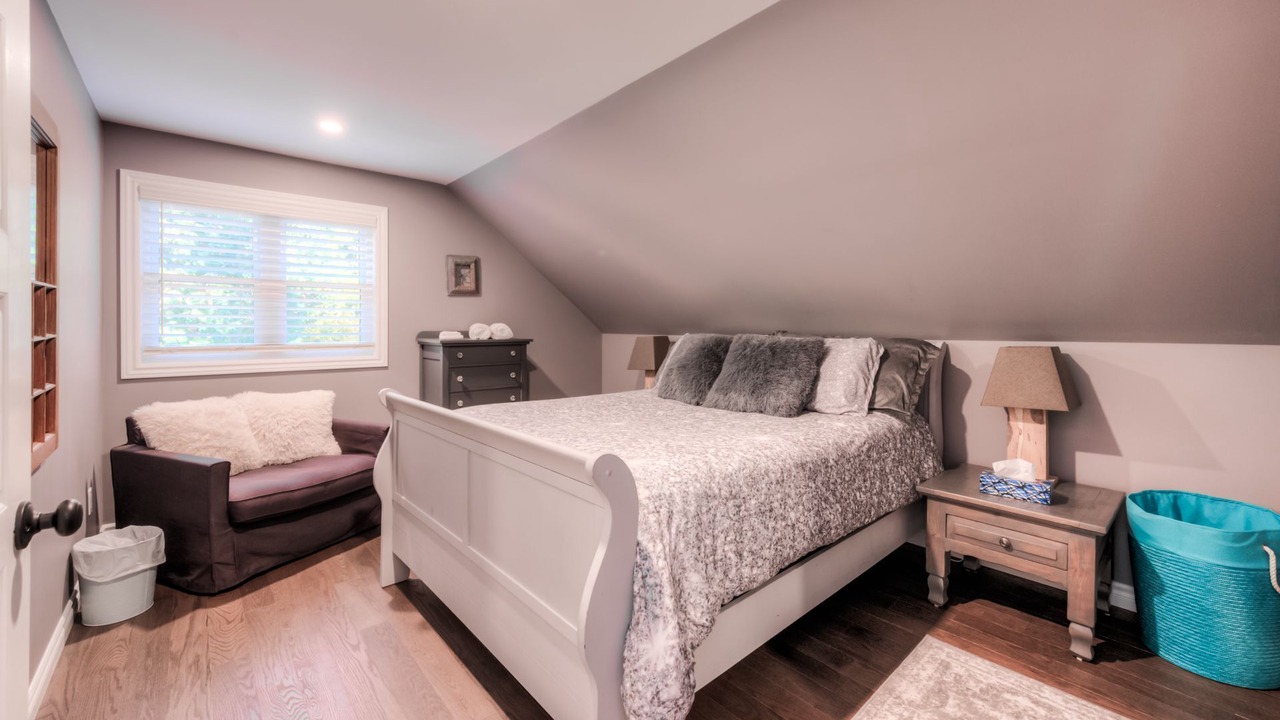 Photo of Bedroom in Salem