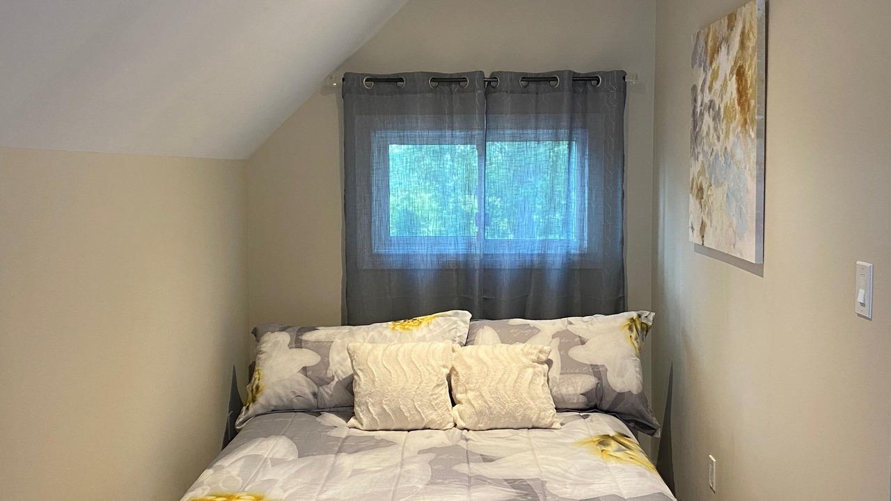 Photo of Bedroom in Campbellford