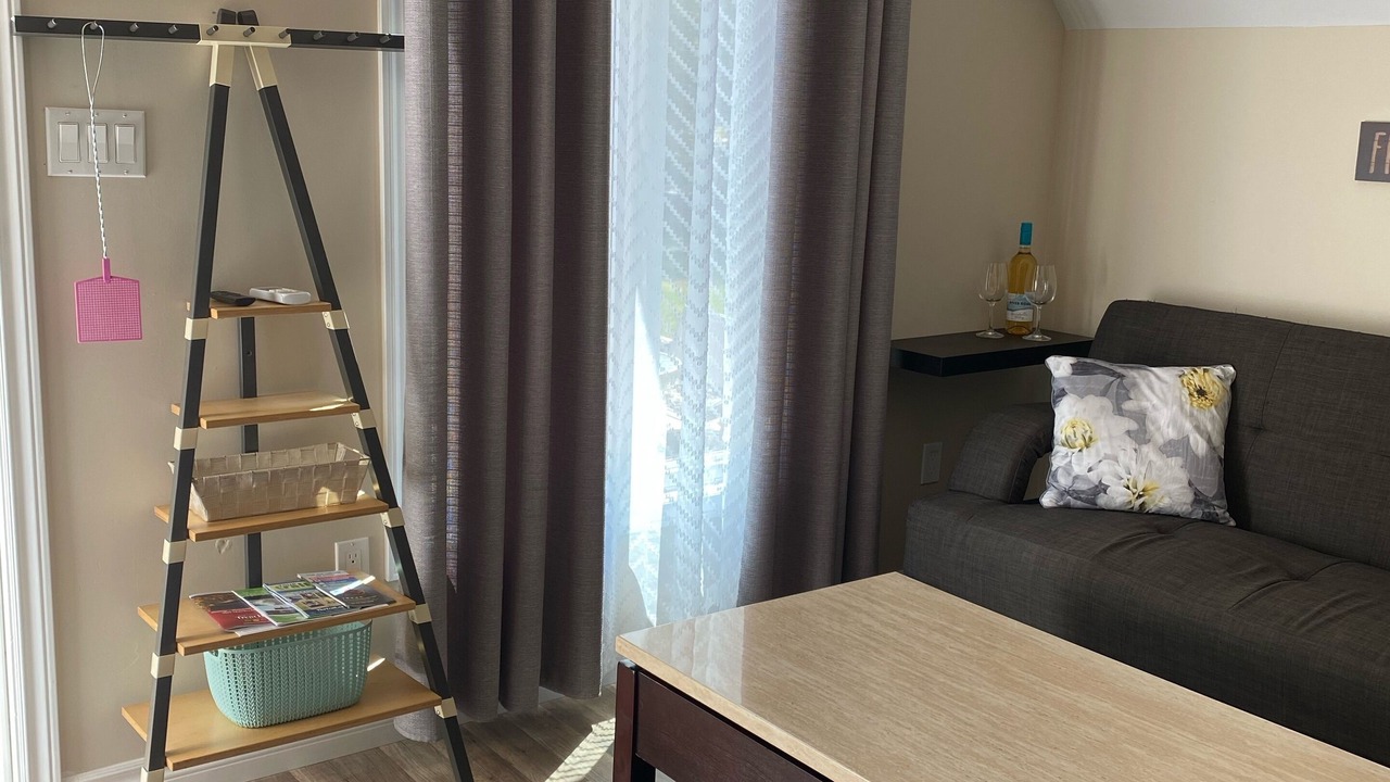 Photo of Livingroom in Campbellford