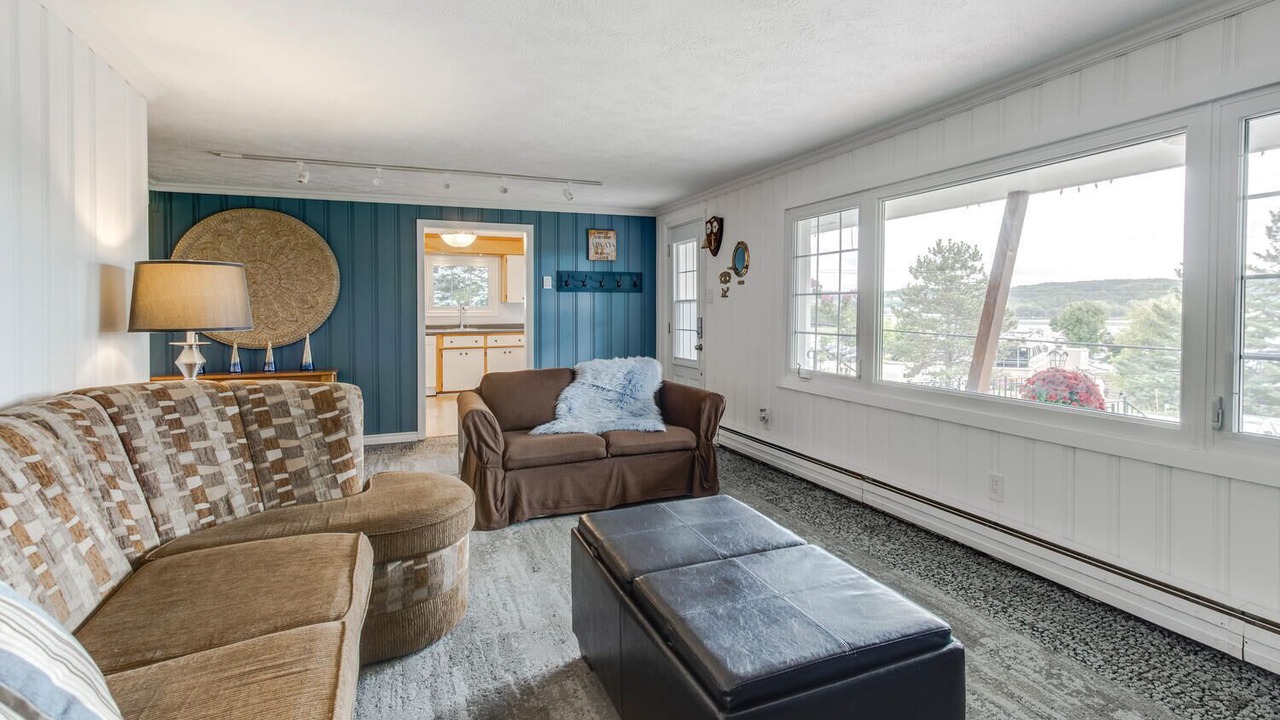 Photo of Livingroom in Penetanguishene