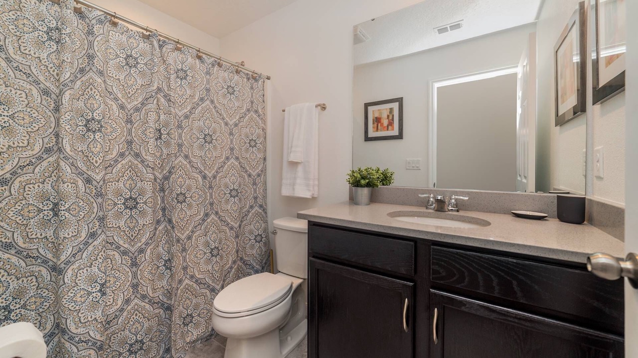 Photo of Bathroom in Bay Lake