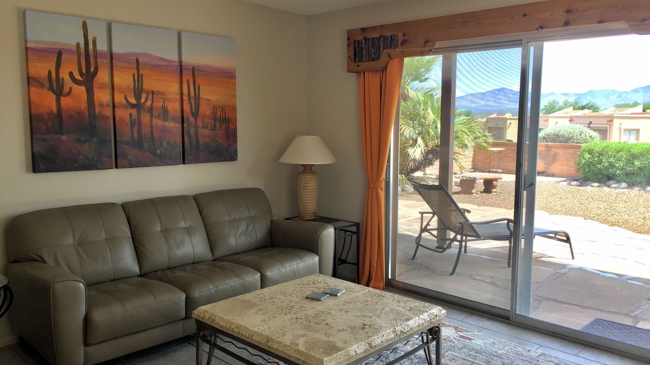 Photo of Livingroom in Desert Hills IV