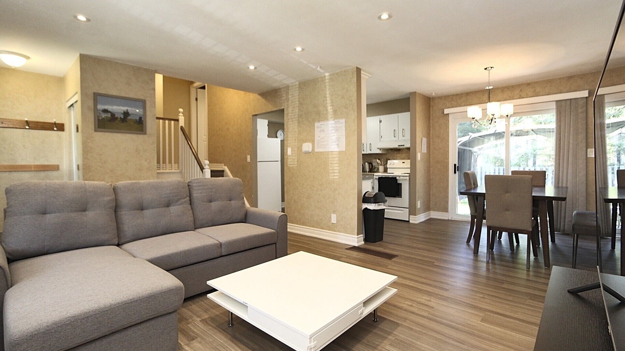 Photo of Livingroom in Orillia