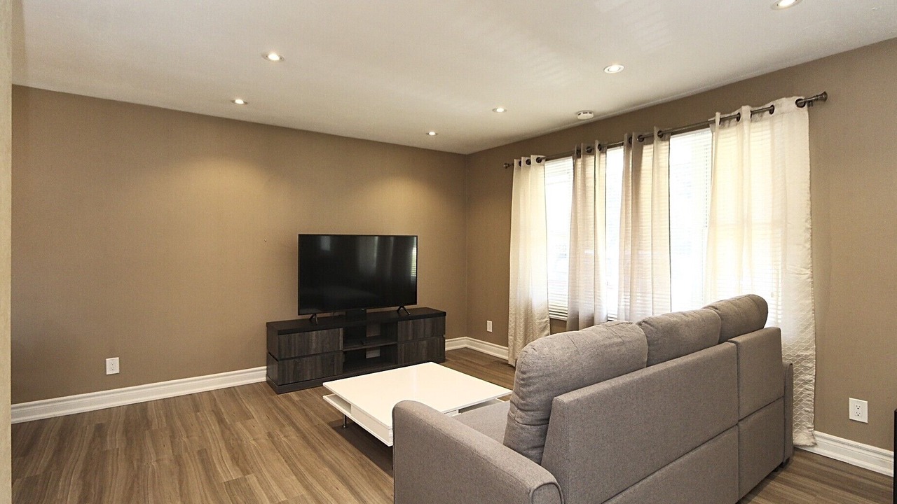 Photo of Livingroom in Orillia