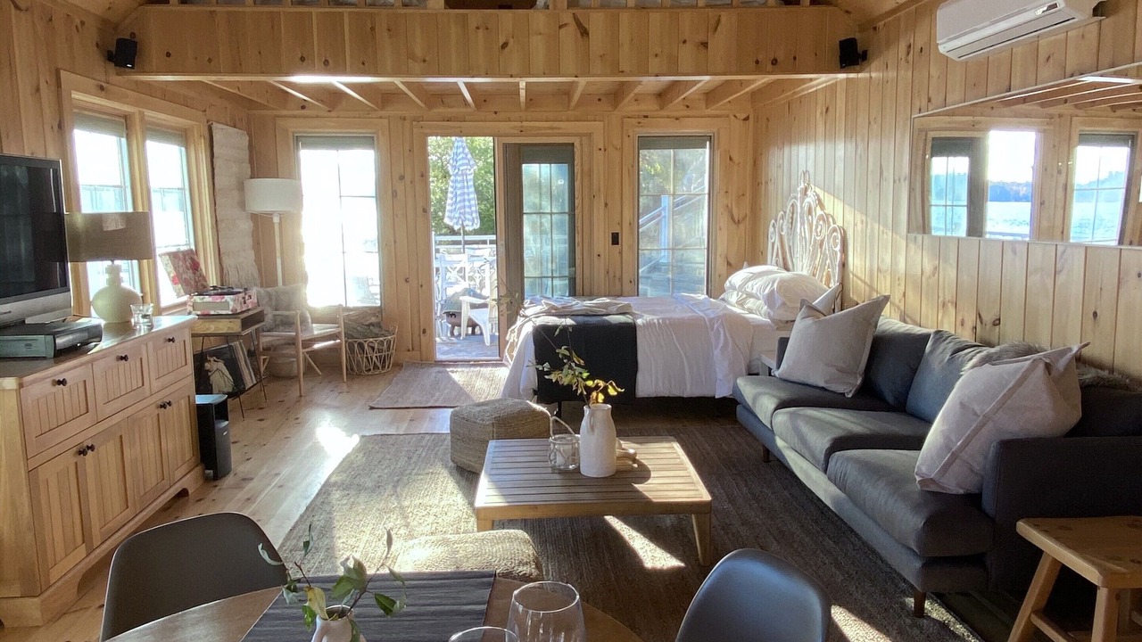 Photo of Livingroom in Muskoka Lakes