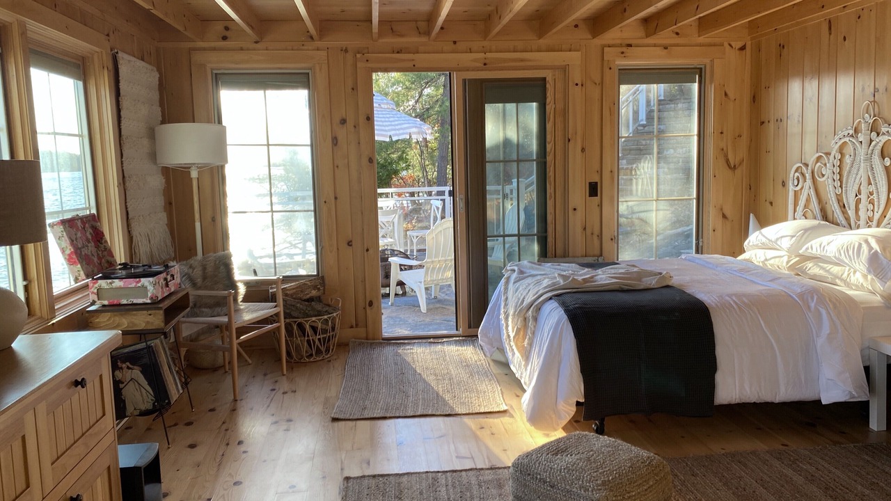 Photo of Bedroom in Muskoka Lakes