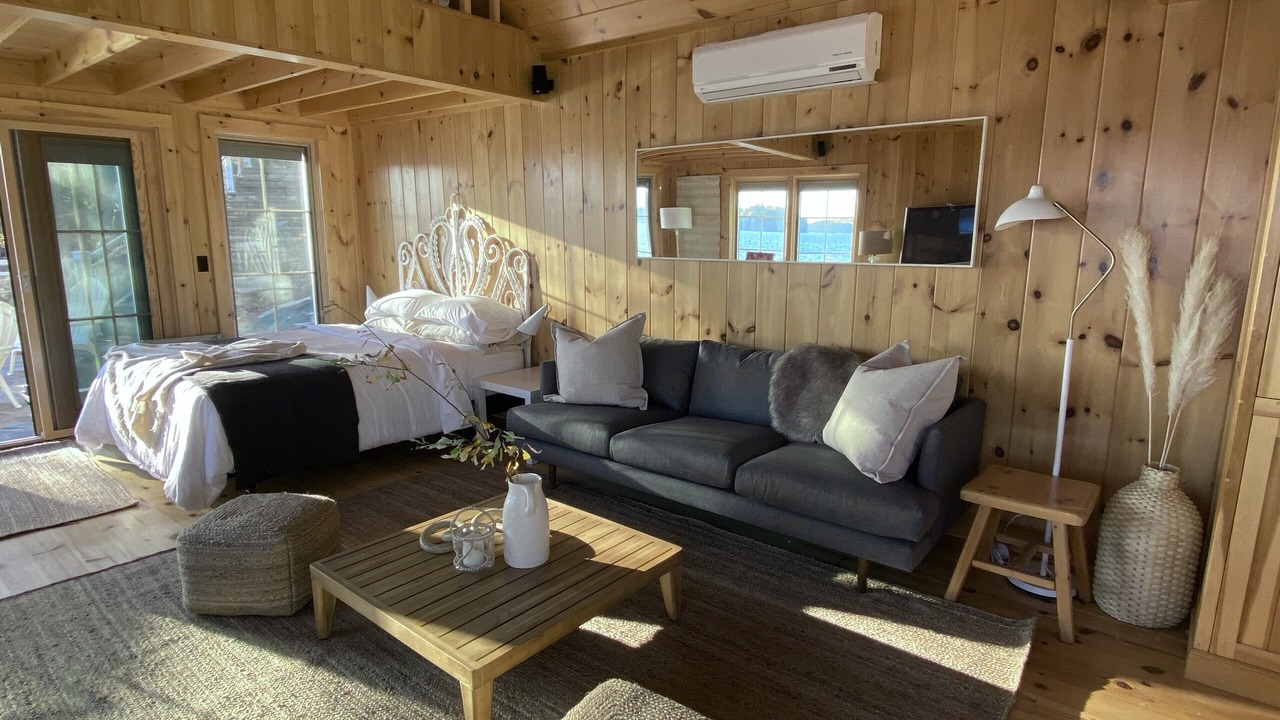 Photo of Bedroom in Muskoka Lakes