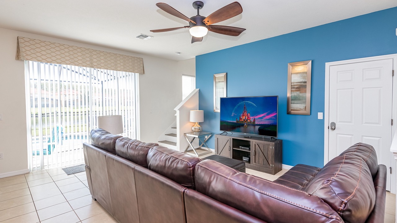 Photo of Livingroom in Seasons