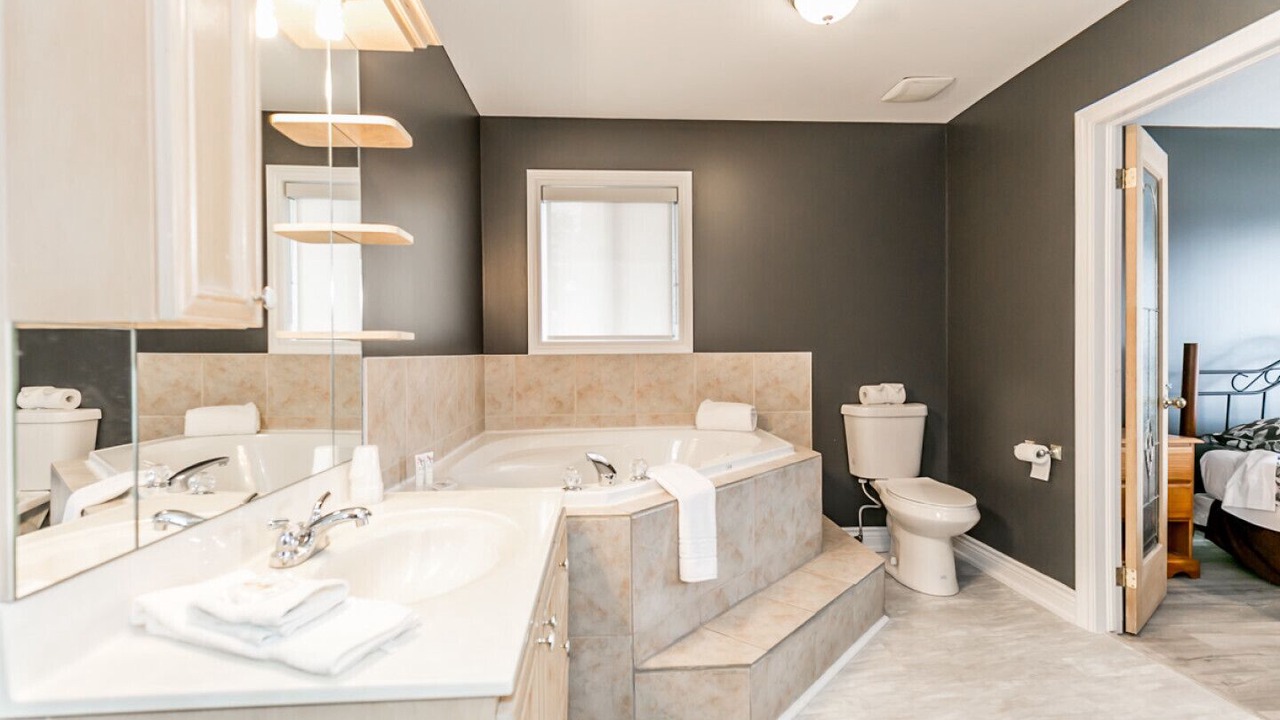 Photo of Bathroom in Wasaga Beach
