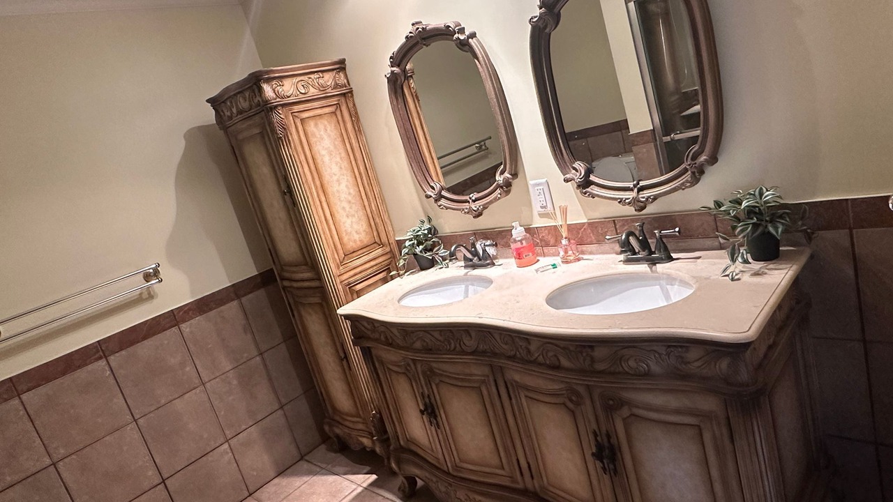 Photo of Bathroom in Erin