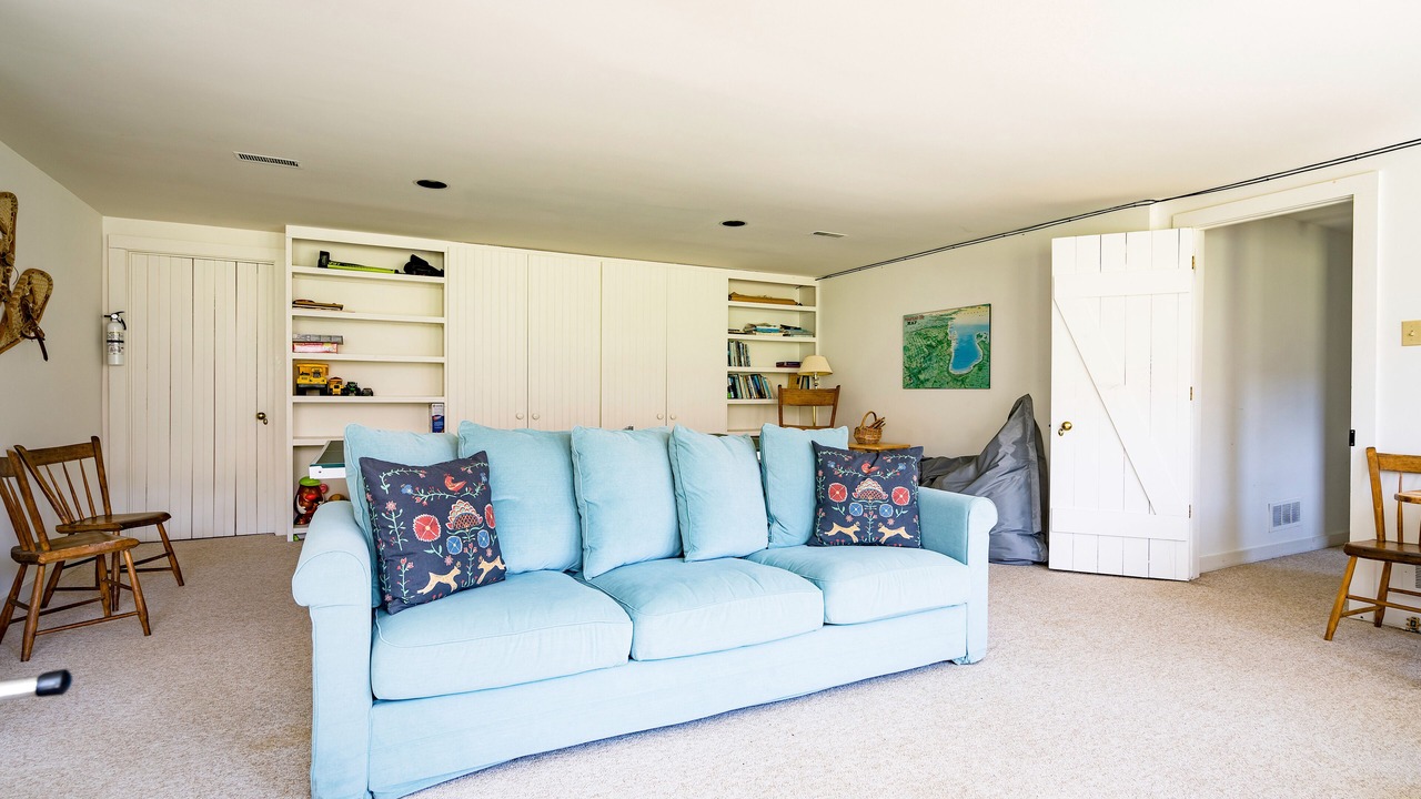 Photo of Livingroom in Clearview