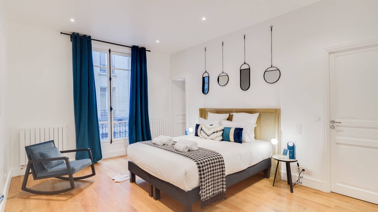 Photo of Bedroom in Champs-Elysees
