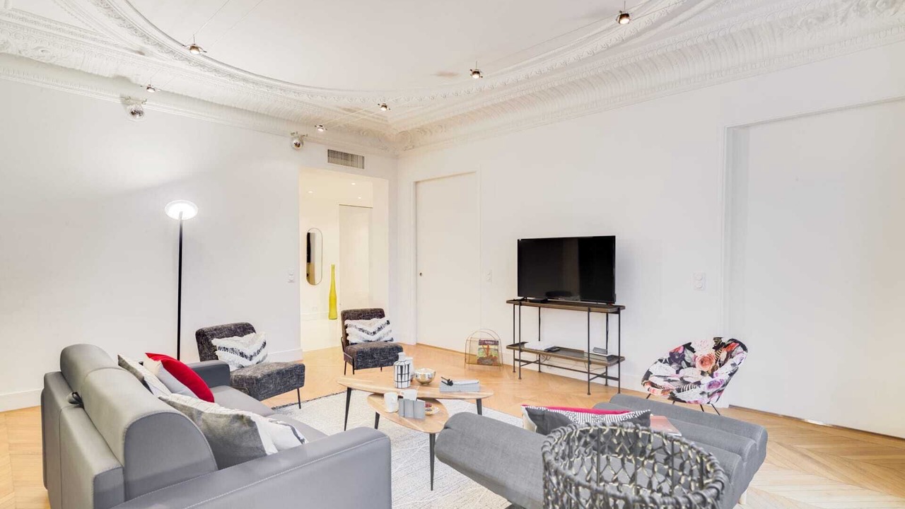 Photo of Livingroom in Champs-Elysees