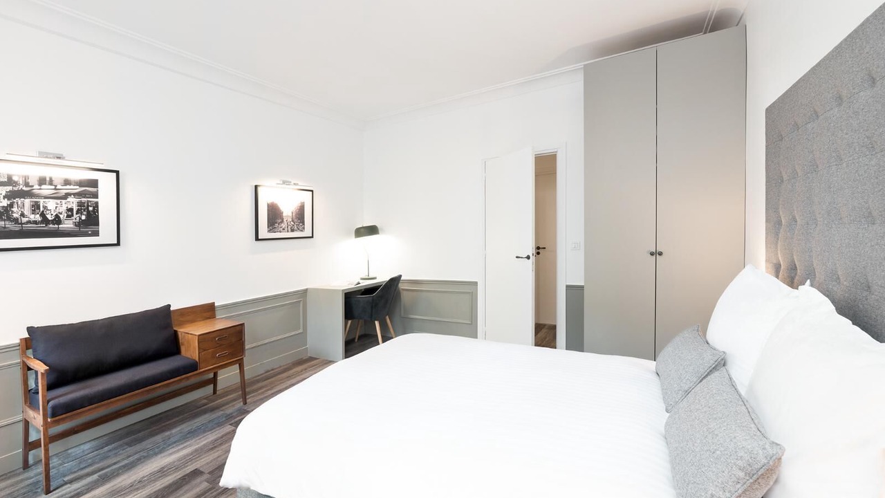 Photo of Bedroom in 10th Arrondissement