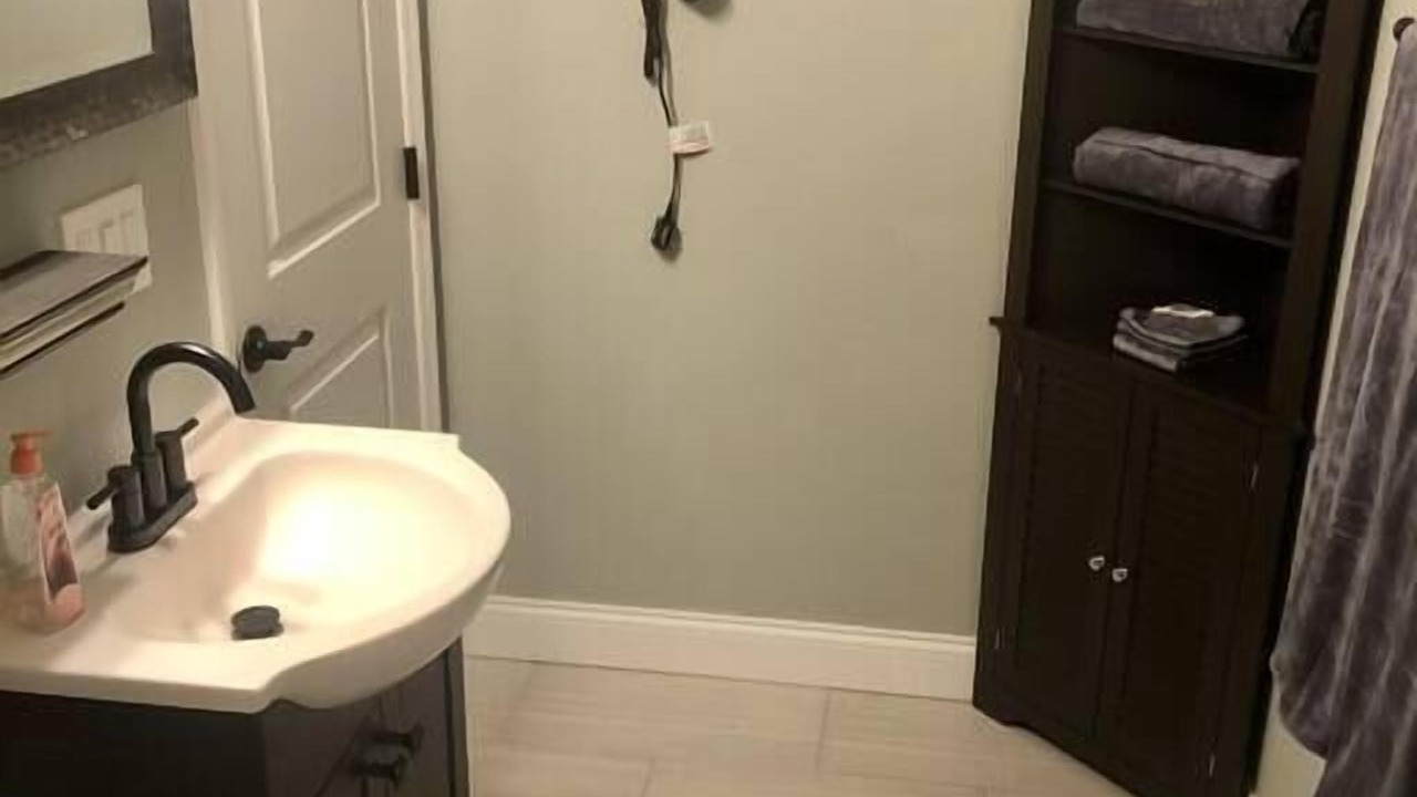 Photo of Bathroom in Azalea Park