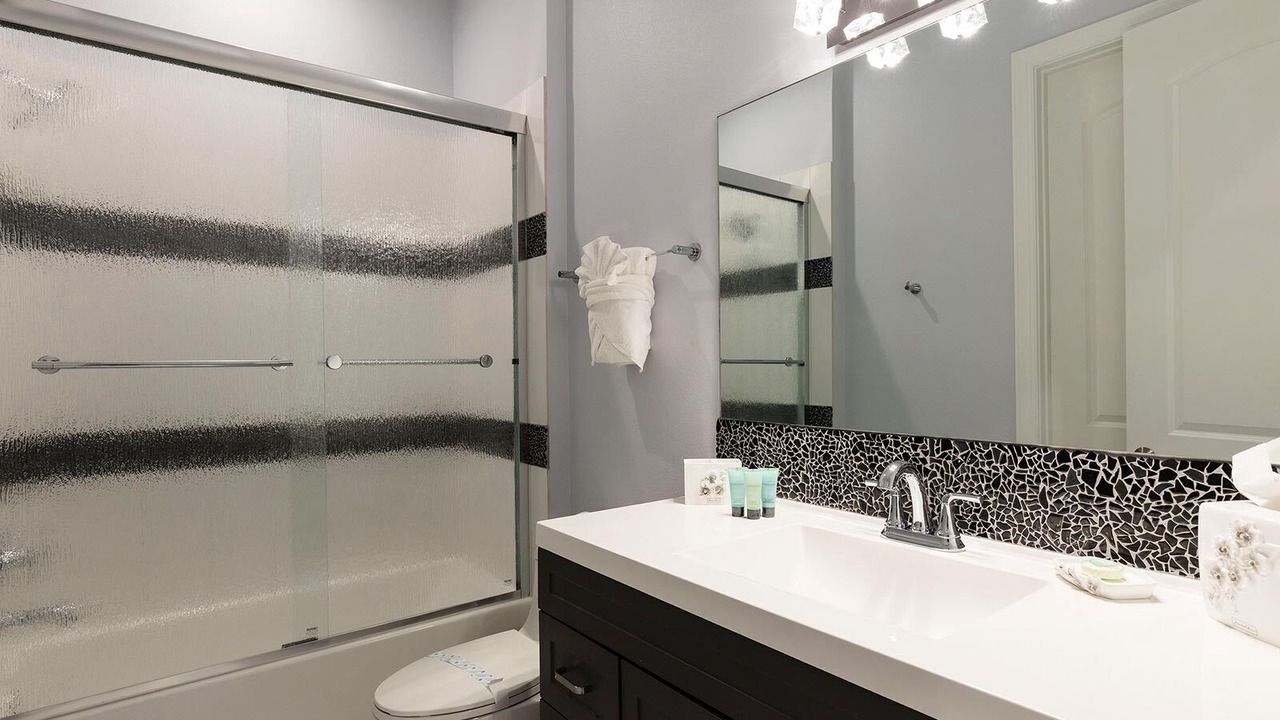 Photo of Bathroom in Bay Lake