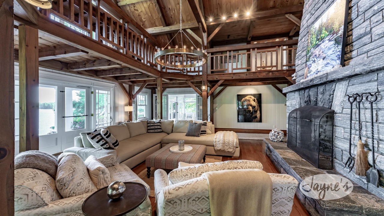 Photo of Livingroom in Muskoka Lakes