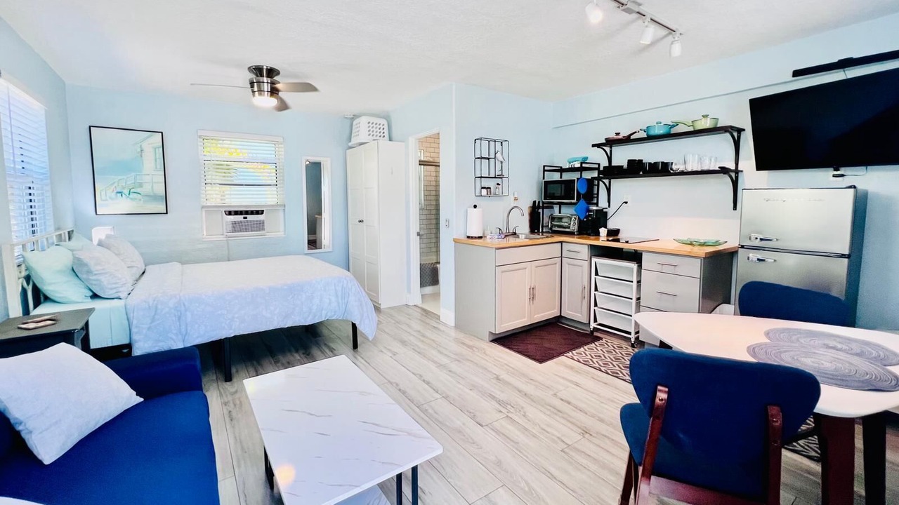 Photo of Bedroom in Lake Worth