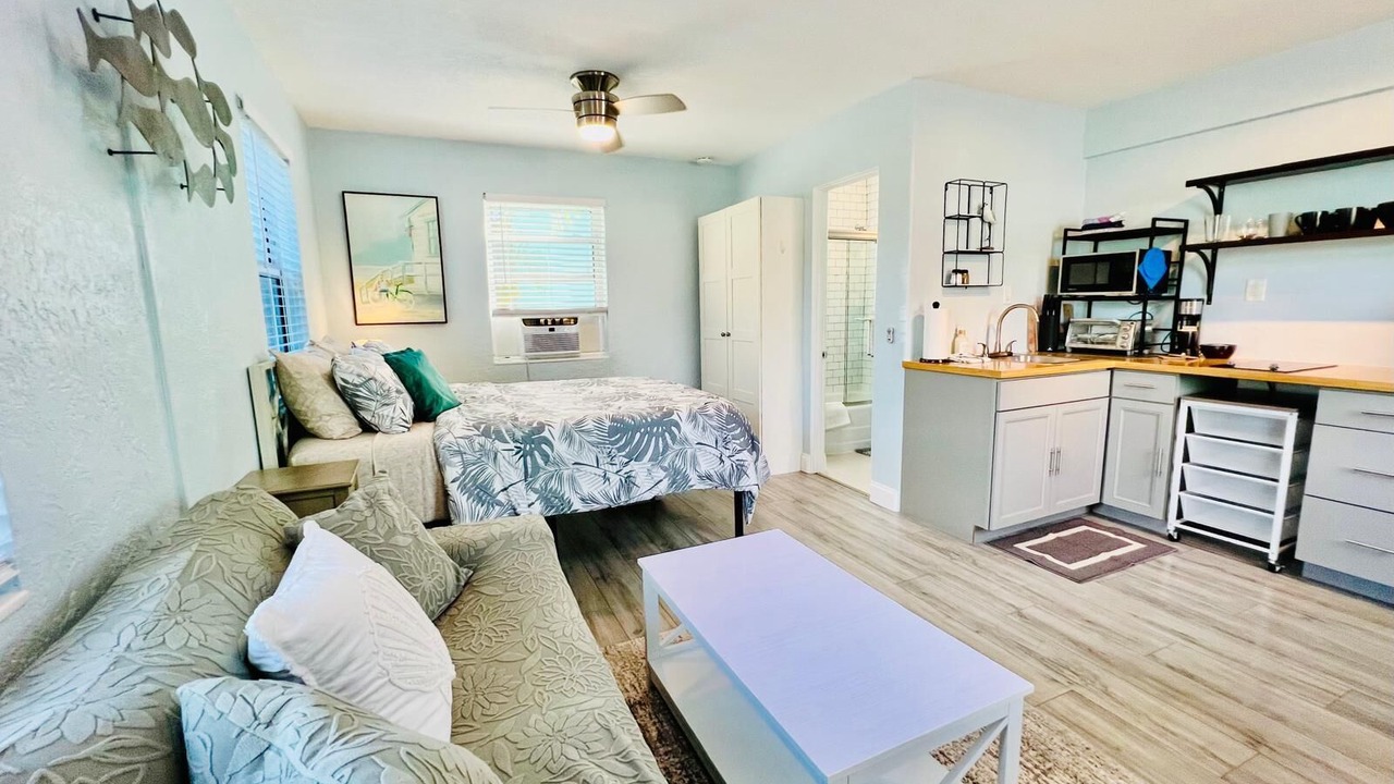 Photo of Bedroom in Lake Worth