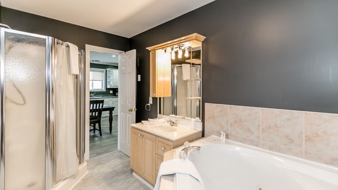 Photo of Bathroom in Wasaga Beach