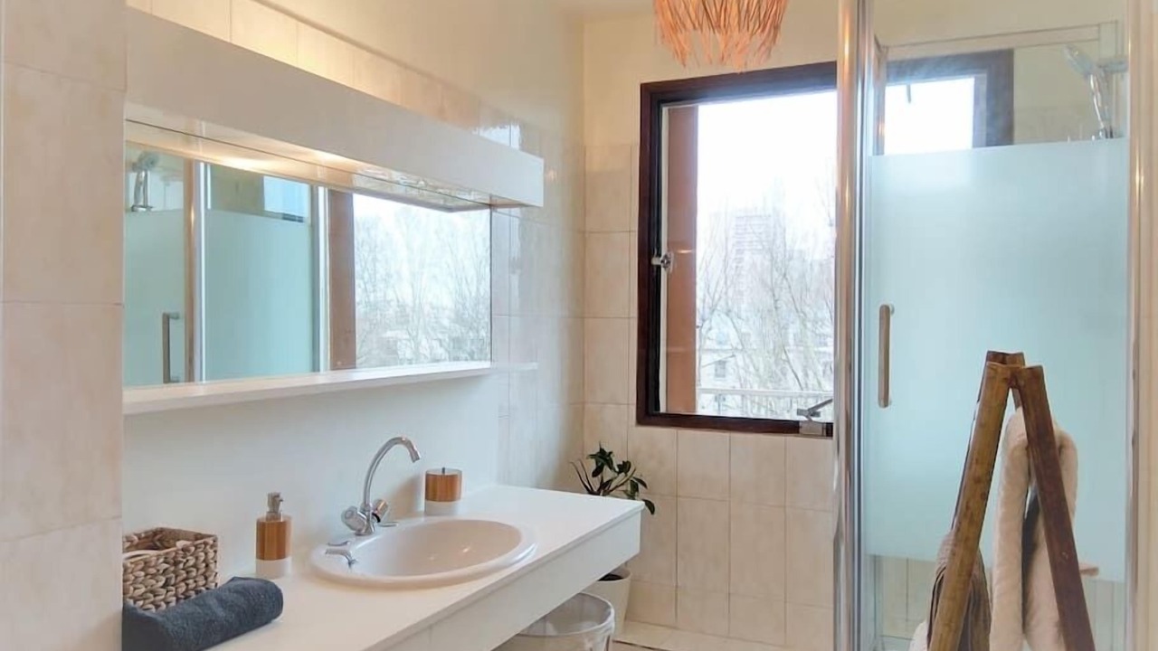 Photo of Bathroom in Saint-Denis