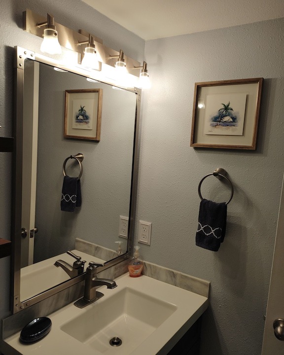 Photo of Bathroom in Paradise Lakes