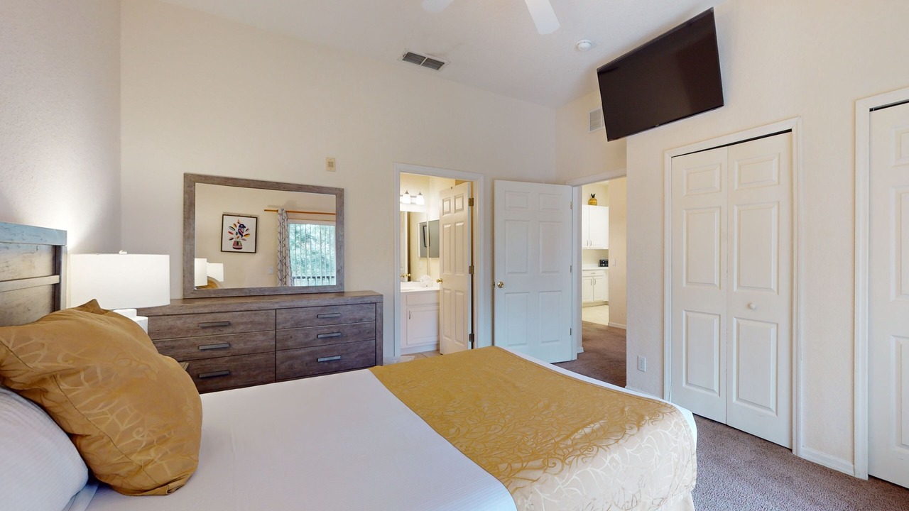 Photo of Bedroom in Bahama Bay
