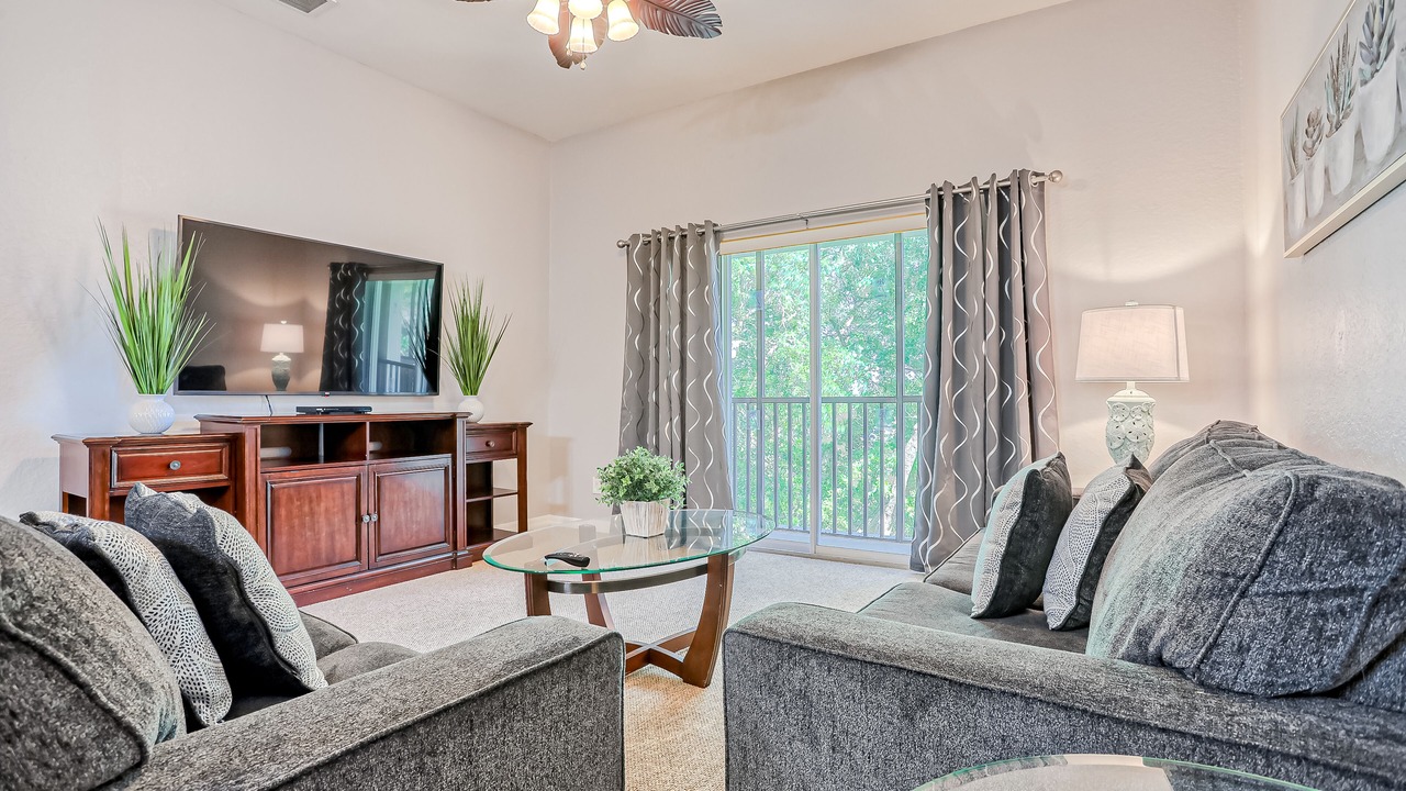 Photo of Livingroom in Bahama Bay