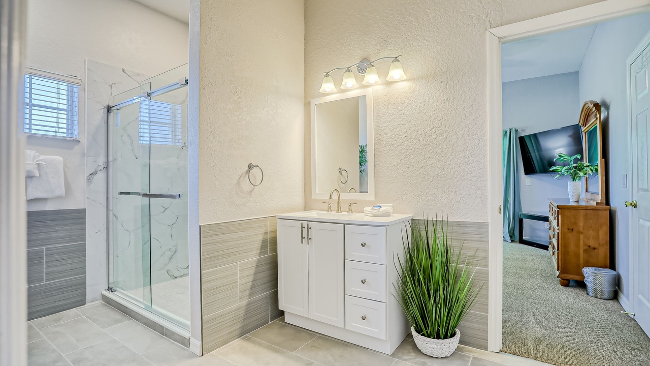 Photo of Bathroom in Bahama Bay