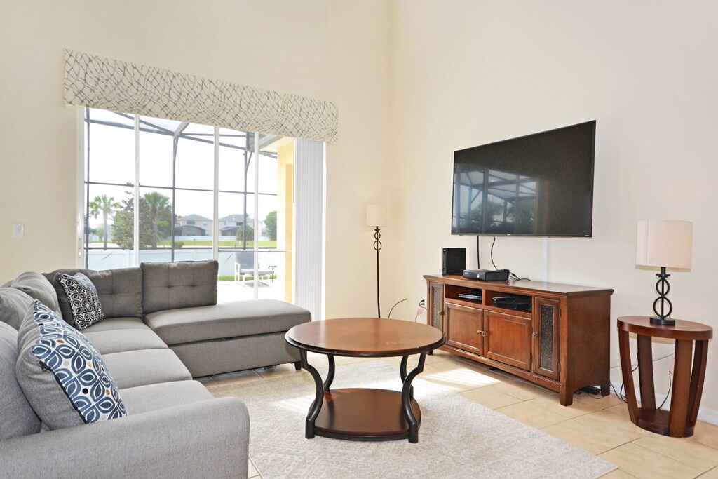 Photo of Livingroom in Seasons