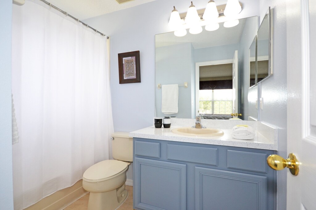 Photo of Bathroom in Seasons