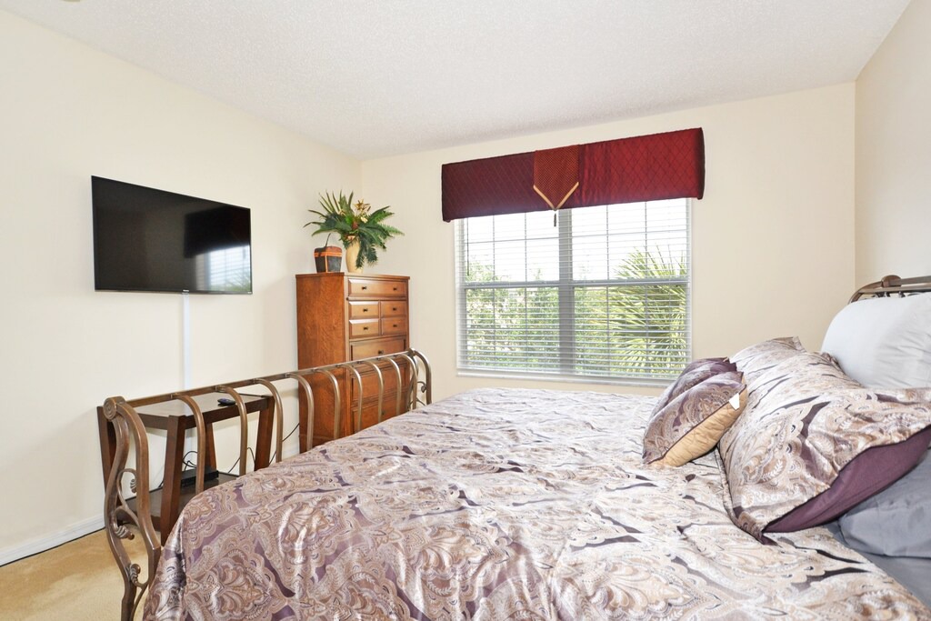 Photo of Bedroom in Seasons