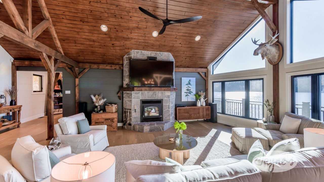 Photo of Livingroom in Rosseau