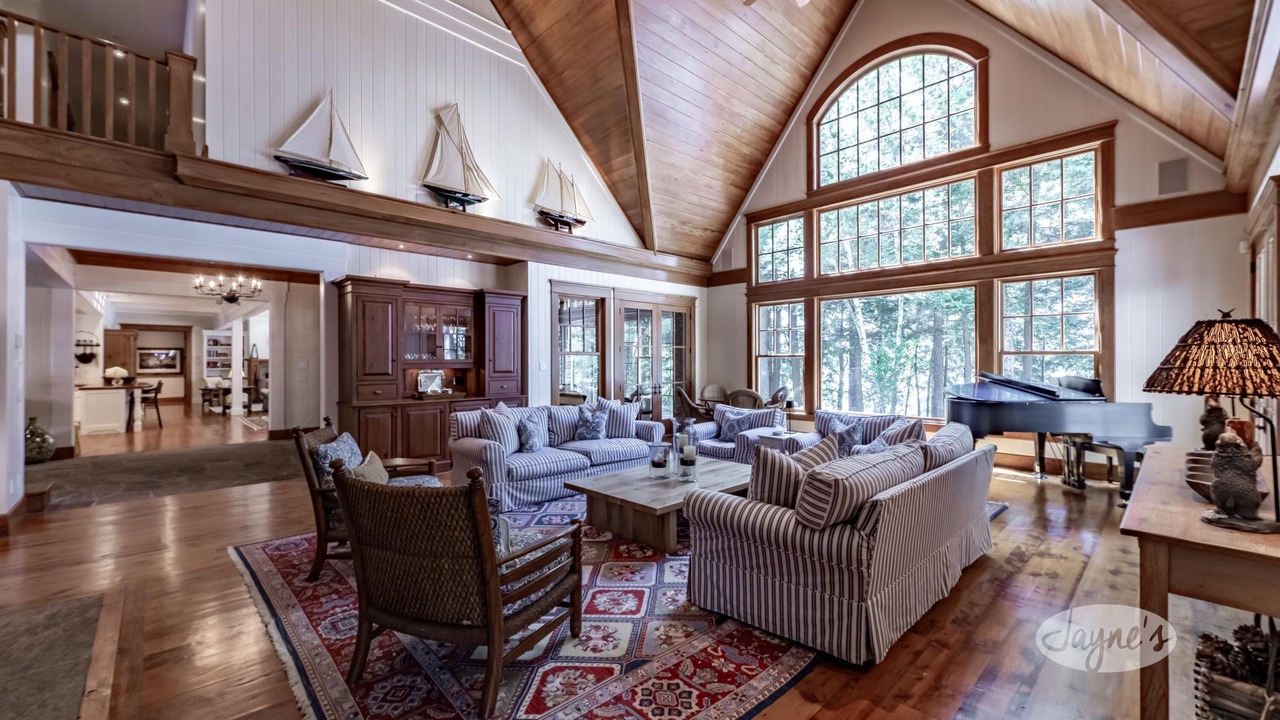 Photo of Livingroom in Muskoka Lakes