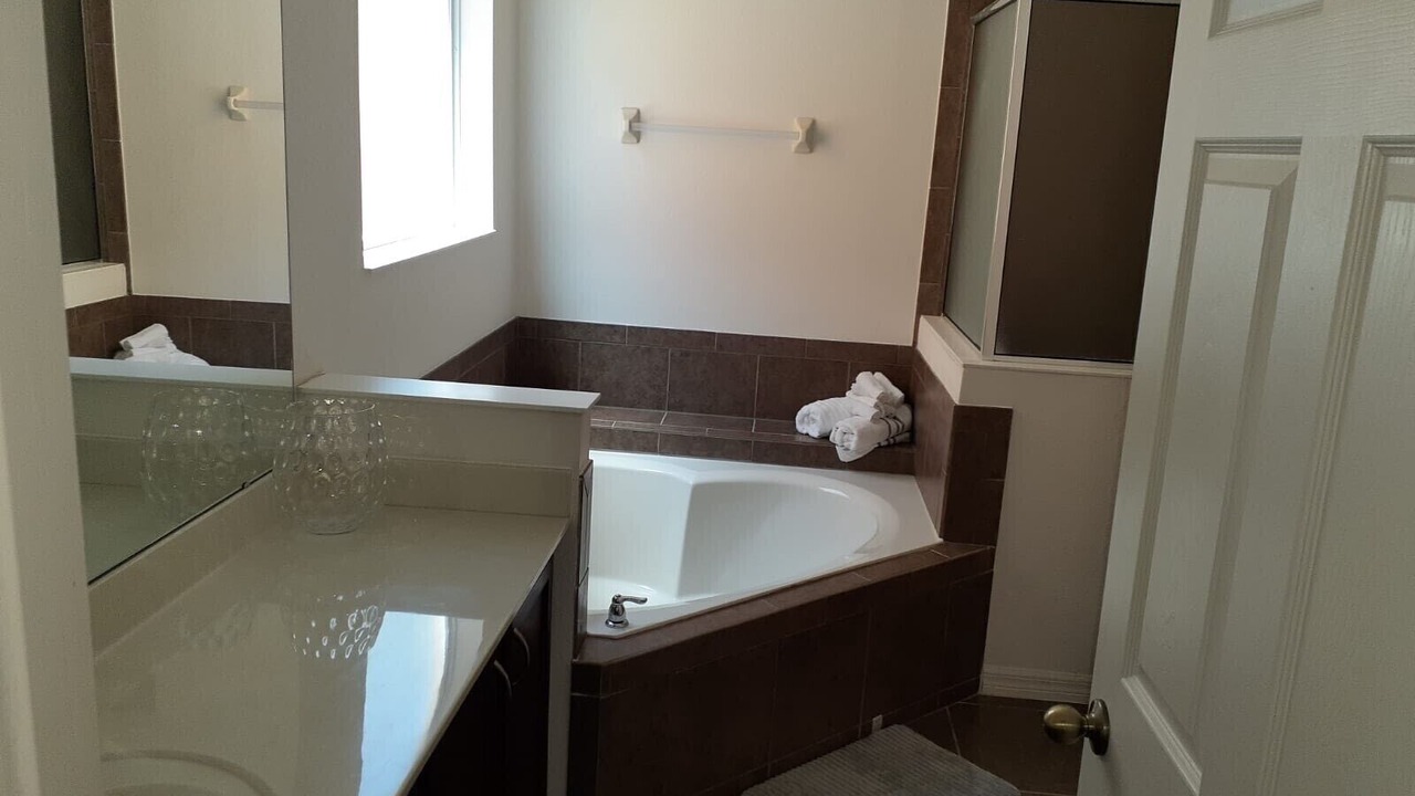 Photo of Bathroom in Watersong