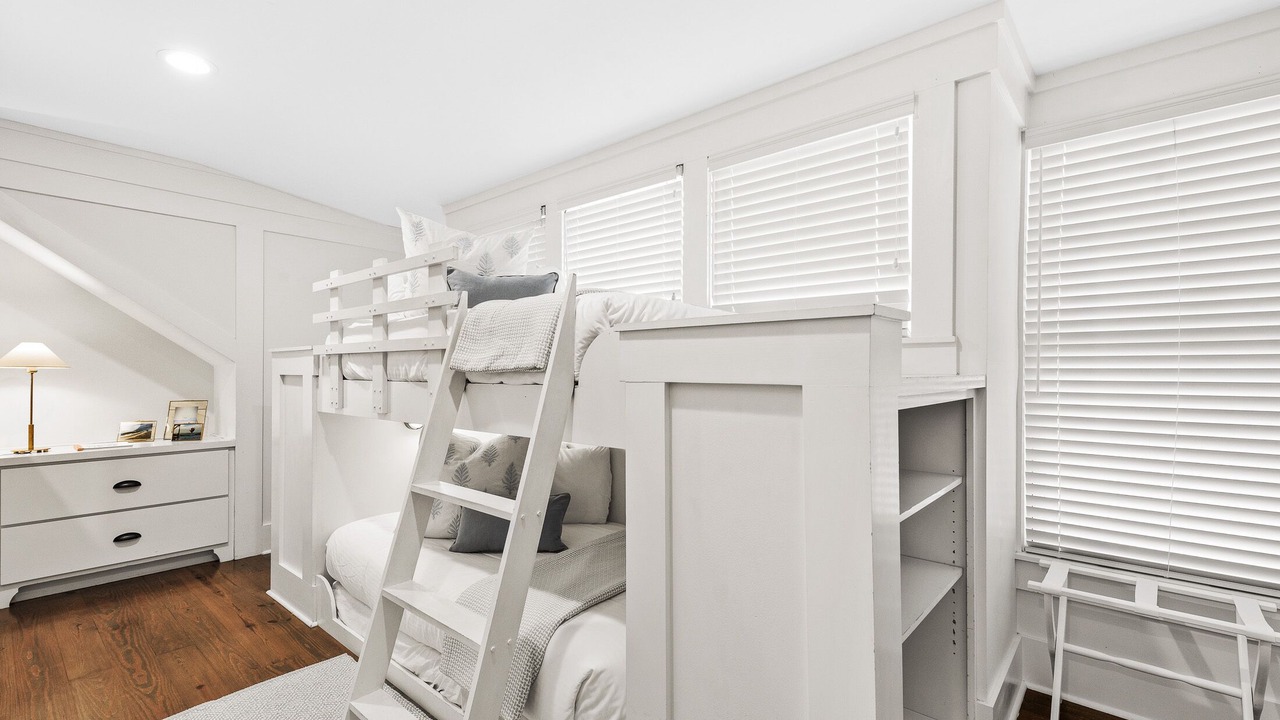 Photo of Bedroom in Cottage District