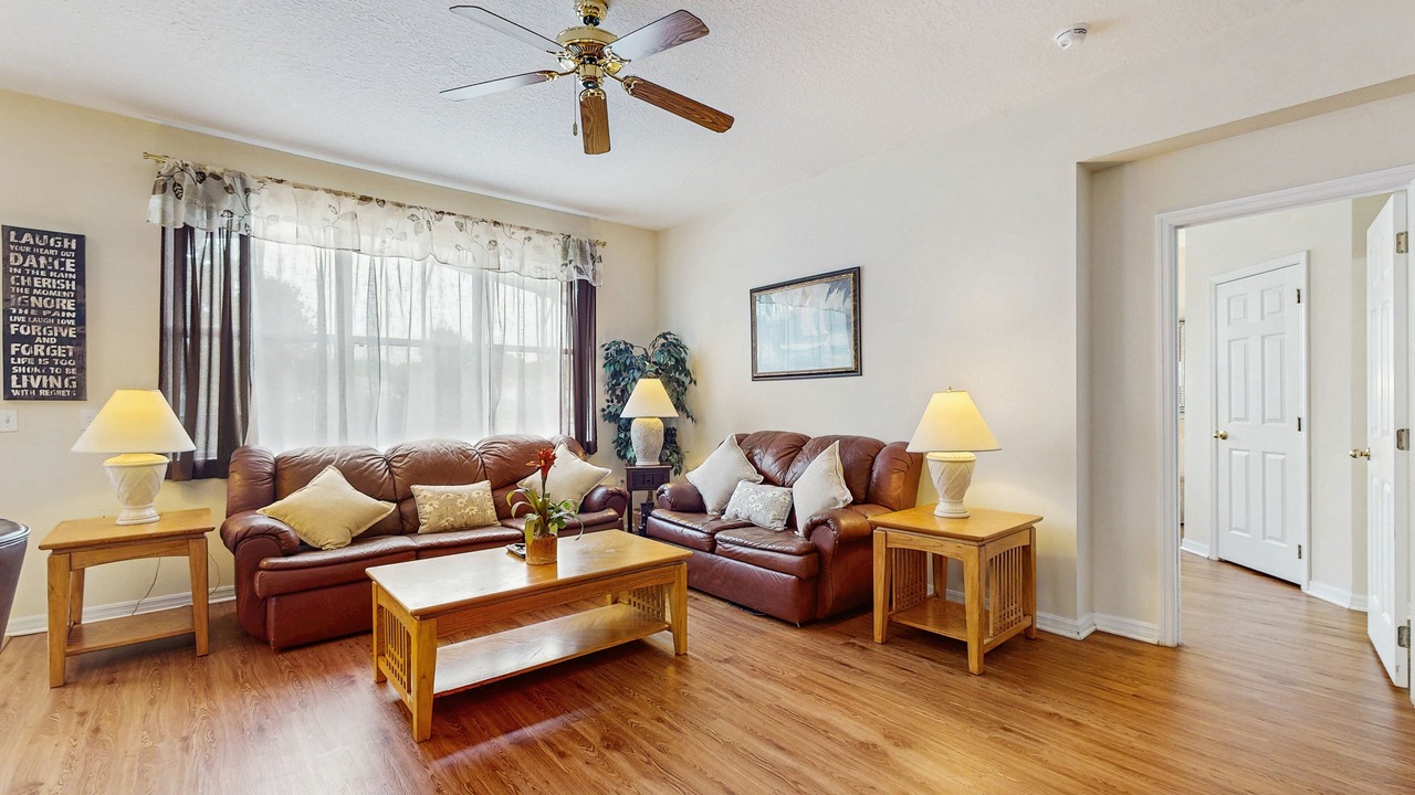 Photo of Livingroom in Windwood Bay
