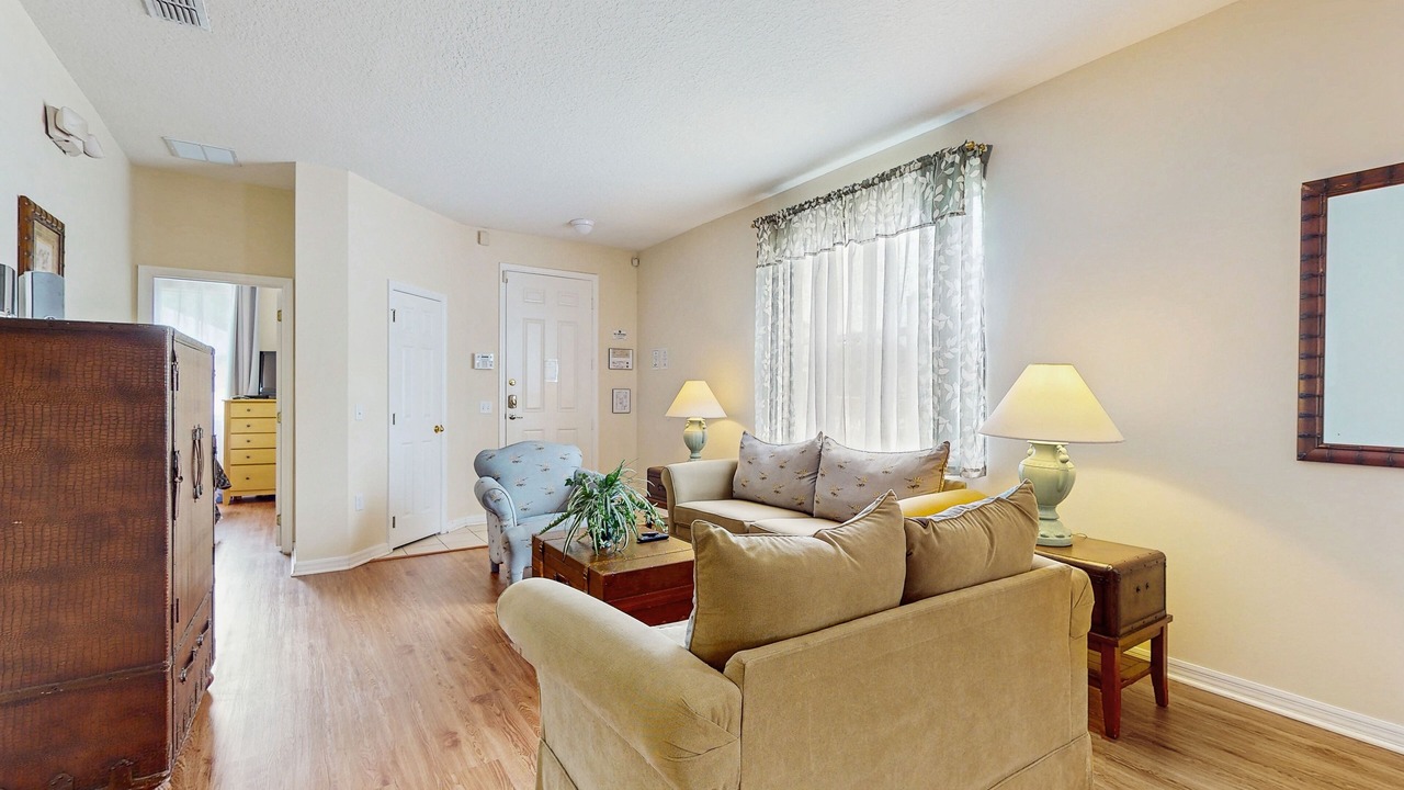 Photo of Livingroom in Windwood Bay