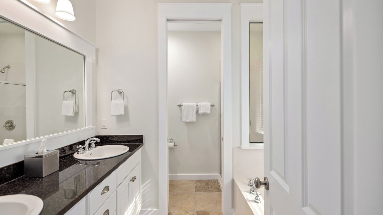 Photo of Bathroom in Laurel Grove
